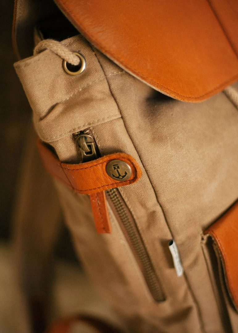 Iron & Resin Camp Bag 6 Iron & Resin Camp Bag