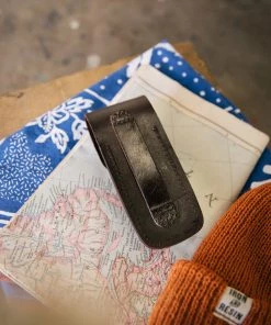 Iron & Resin Outback Knife