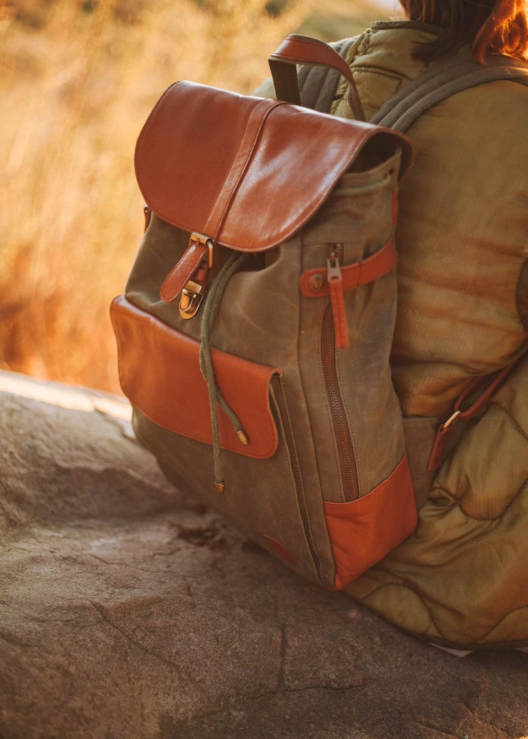 Iron & Resin Camp Bag 2 Iron & Resin Camp Bag