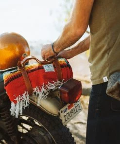 Iron & Resin All Apparel Leather Blanket Roll 9 Iron & Resin All Apparel Leather Blanket Roll